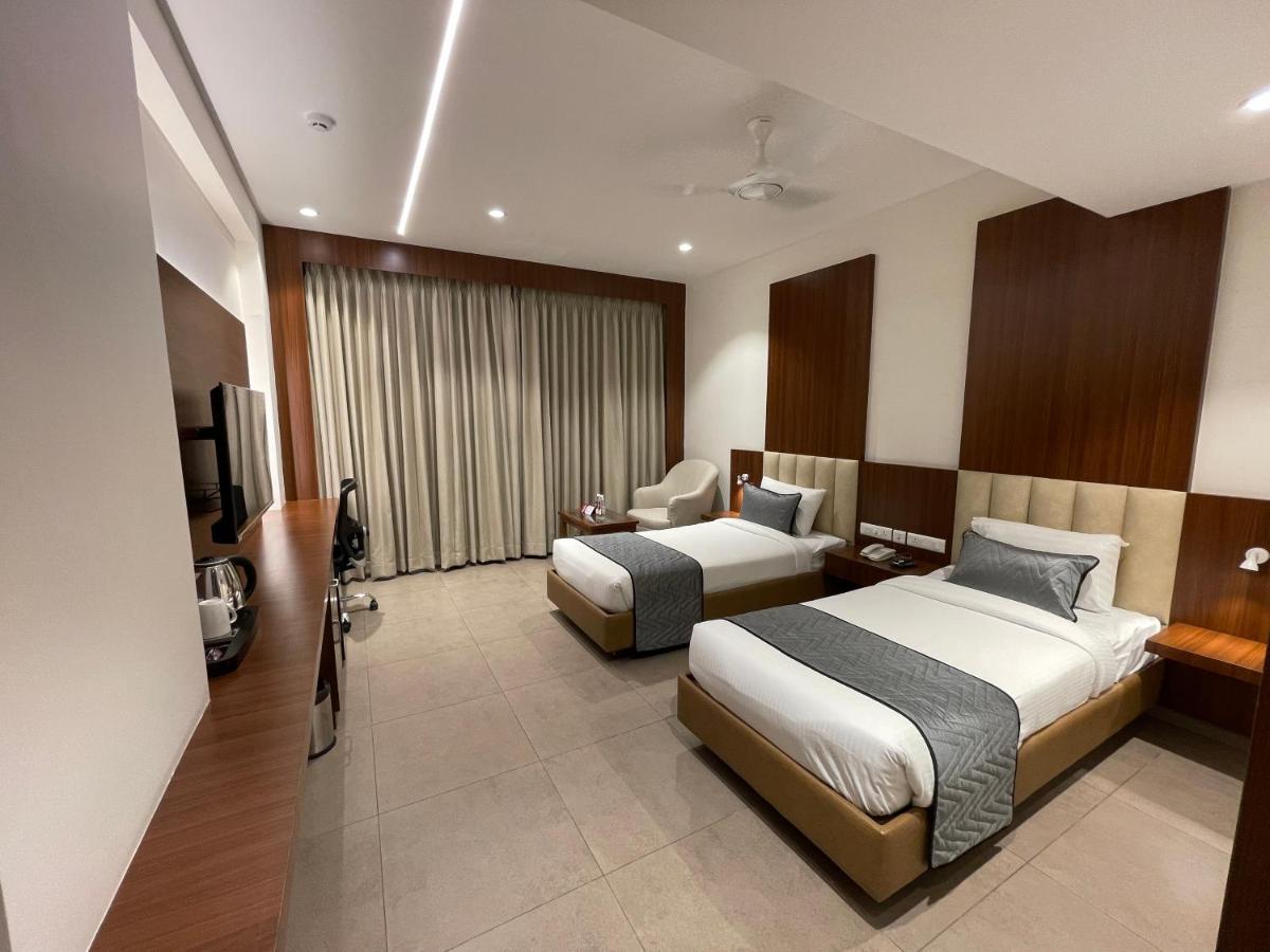 Jubilee Park Otel Haydarabad Dış mekan fotoğraf