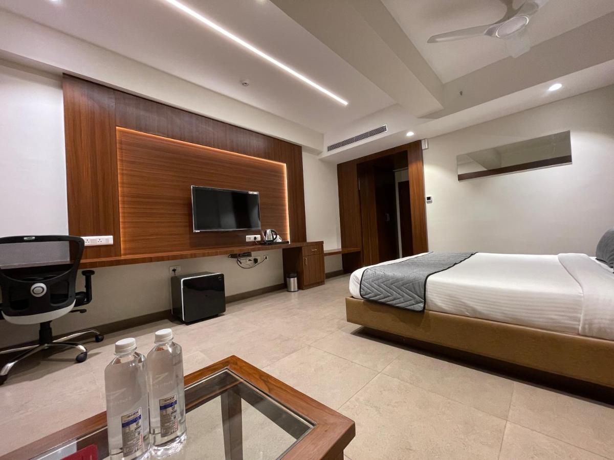 Jubilee Park Otel Haydarabad Dış mekan fotoğraf