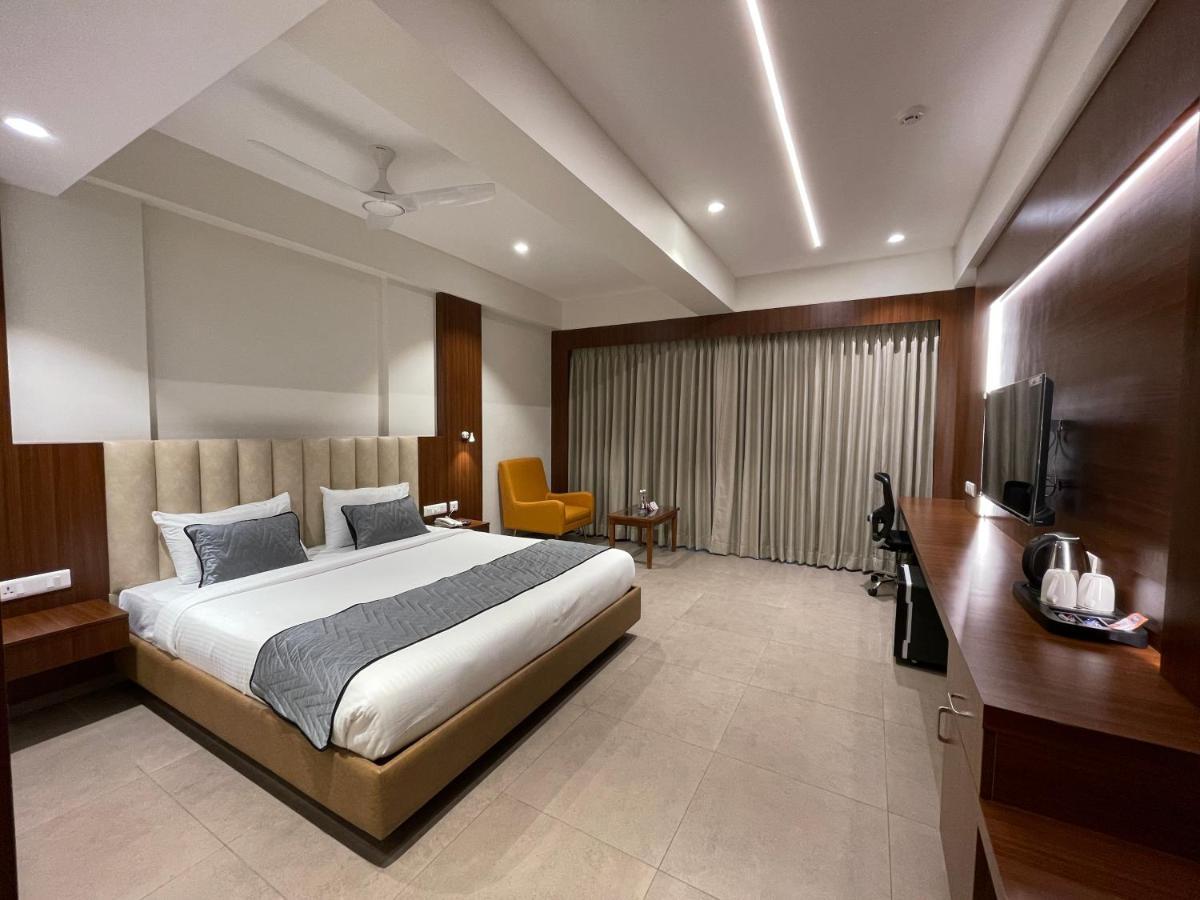 Jubilee Park Otel Haydarabad Dış mekan fotoğraf